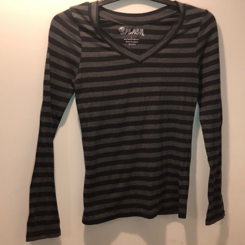 *2 FOR $10 DEAL* BLACK AND GREY LONG SLEEVE TEE 💕